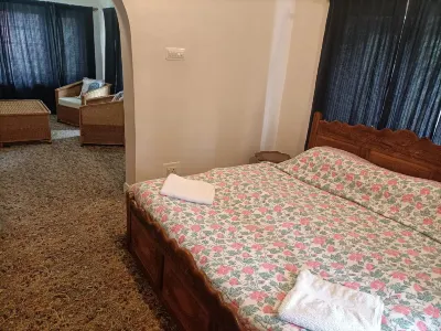 Snow Leopard Lodge