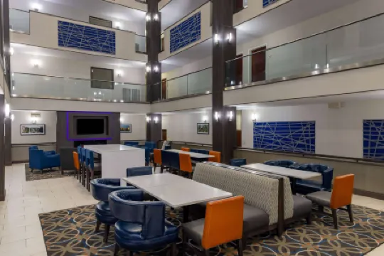 La Quinta Inn & Suites by Wyndham Covington