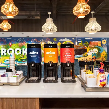 Tru by Hilton Brooklyn Отели рядом с достопримечательностью «Союз Холл»