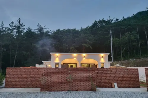 Gochang Isol Farm Village Del Luna Tourist Pension