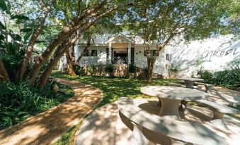 Nkosi Guest Lodge