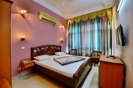 Hotel D R International