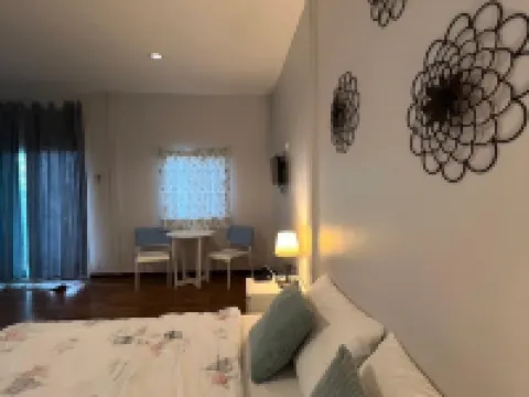 บ้านทอนบีช รีสอร์ท โรงแรมในนราธิวาส