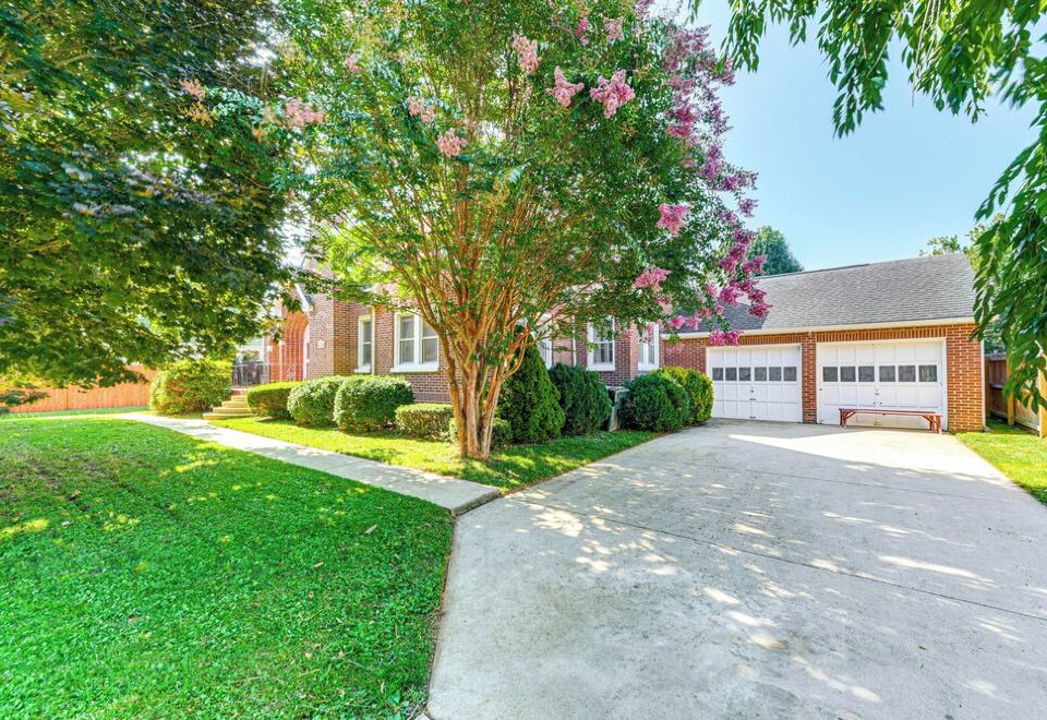 Lovely Waynesville Home w/ Yard: Pet Friendly - Housity