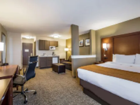 Comfort Inn & Suites Fairborn Near Wright Patterson AFB Hoteles en Fairborn