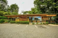 Tityra Lodge