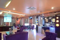 Grand Kanaya Hotel Hoteles en Sei Sikambing D