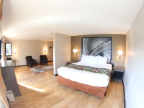 Super 8 by Wyndham Portsmouth Hotels in Scioto County