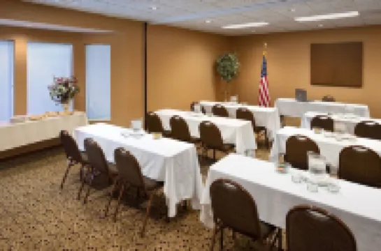 Endeavor Inn & Suites, Trademark Collection by Wyndham