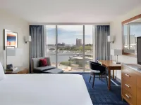 Hyatt Regency Baltimore Inner Harbor Hotels near Washington Monument