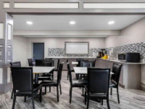 Super 8 by Wyndham Dickson Hoteles en Dickson