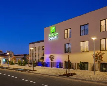 ฮอลิเดย์ อินน์ เอ็กซ์เพรส เอโวรา บาย IHG โรงแรมในแอวูรา