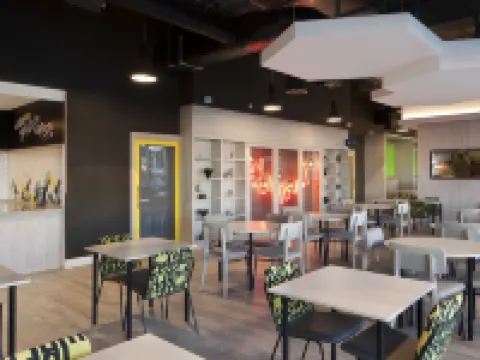 แฮมป์ตัน บาย ฮิลตัน ลีดส์ ซิตี้เซ็นเตอร์ โรงแรมในลีดส์