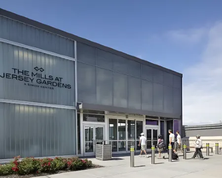 Holiday Inn NEWARK INTERNATIONAL AIRPORT by IHG Hotels in Newark