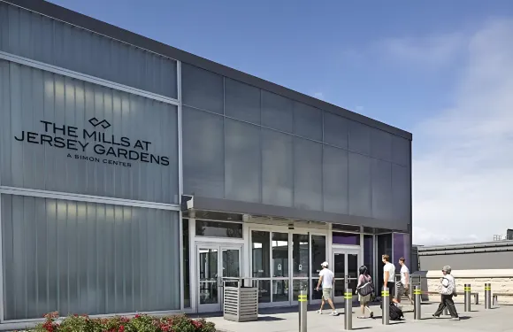 紐瓦克國際機場假日酒店