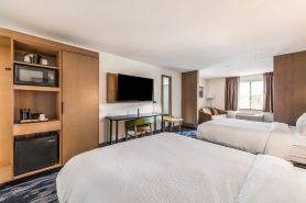 Fairfield Inn & Suites Greensboro Coliseum Area