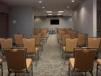 Residence Inn Birmingham Downtown at UAB Отели рядом с достопримечательностью «Научный Центр МакУэйн»