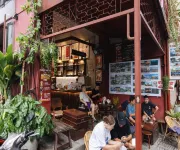9 Hostel and Bar
