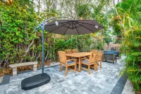 Uhost AI - 4BR Retreat Parking & Patio for All