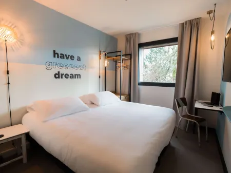 Greet Hotel Brest Aéroport Отели в г. Гипава