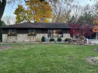 Cozy Home on Fox River w/ Outdoor Living  - 19 min  to EAA, 50 min to Lambeau Hotels in Omro