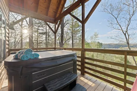 Mnt. View Cabin Near River w/ Hot Tub + Fire Pit
