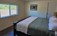 Cozy 2-bedroom on 10 acres with WiFi, AC in wonderful Yelm Hotel di Thurston County