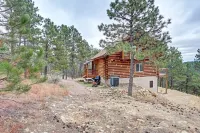 Custom Black hills log cabin w/ views, secluded, 12 miles to MT Rushmore! Hotels in East Custer