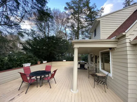 🌲🚣‍♂️🦅 Spacious Lake Cottage MSTR Suite LRG Deck Lake Wallenpaupack