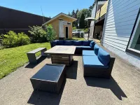 Convenient modern 2br home, 5 mins from airport.