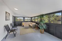 Waterfront Escape 4 Bedroom 2 Bath. Our Pool Will be Coming Soon. Huge Discounts