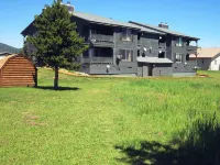 Quiet - Comfortable - Clean - Accommodation for 4 - Only minutes from YNP Hotels near Hebgen Lake