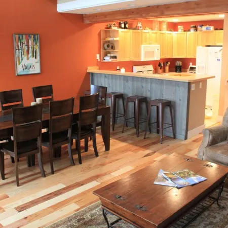 Ski in-Ski out direct to lift, New hot tub, wi-fi, Big Sky, Mountain views