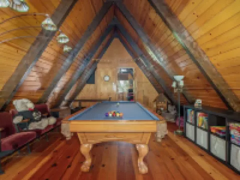 The Cozy Cub: Air Conditioning, Dog Friendly, Pool Table, Private Lakes in Bls Hotels in Arnold