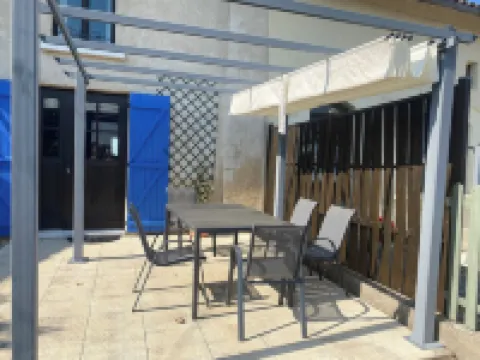 Charmante Maison de Campagne Paisible Avec Vues Magnifiques et Belle Piscine