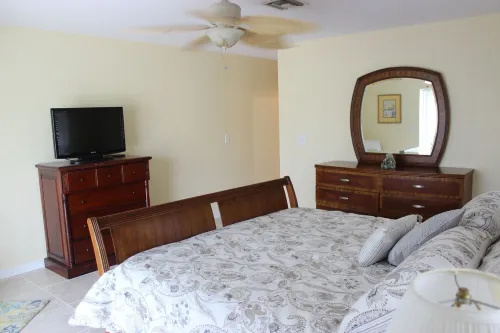 SPACIOUS 4 BEDROOMED HOME