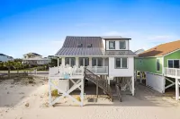 Beachfront!! New Listing! Light & Airy Remodeled 5 Bed/3.5 Bath With Large Deck