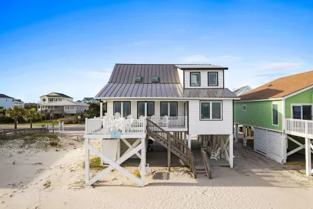Beachfront!! New Listing! Light & Airy Remodeled 5 Bed/3.5 Bath With Large Deck