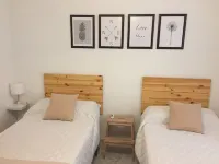 Air conditioning, Wifi, close to the mosque and cathedral