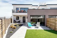 Villa Elisa Bretagne Pool SPA Hotels in Sibiril