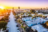 Beachside Retreat: Large Studio with AC 2 Blocks to Beach - Apartemen