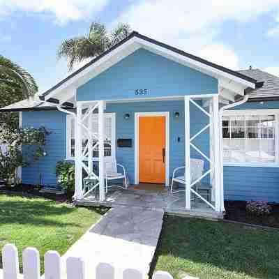 Inn Through the Orange Door - Laguna Village cottage Hotel Exterior