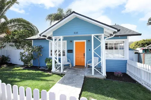 Inn Through the Orange Door - Laguna Village cottage - 4-Star