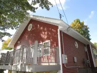 The Bear Den - Lovely 2 Bedroom 1 Bath home close to skiing, snowmobiling & more