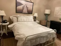 Waterfront high end home-dock, hot tub fun Hotels near Kandle Skatepark