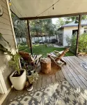 Downtown Eclectic Bungalow Hotels near Oakdale Museum & History Center
