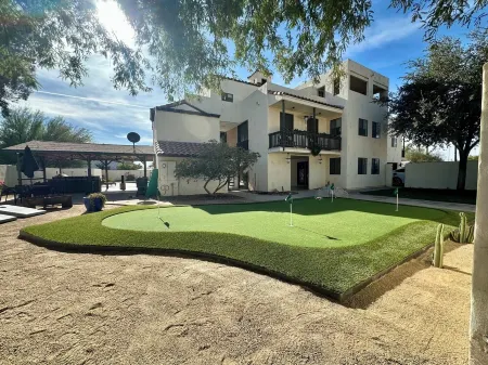 Pro Putting Green, Spa, Pool, Outdoor Kitchen Отели рядом с достопримечательностью «Окотильо Голф Клаб»
