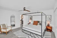 Ideal Weekly Stay w/ Backyard BBQ, 10mins to Beach/Airport, 25mins to Miami