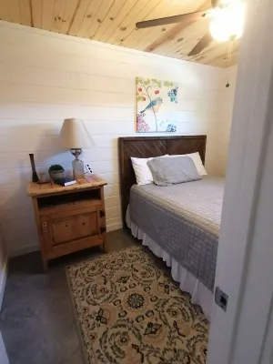 Knotty Squirrel Unit 4 Multibedroom Suite