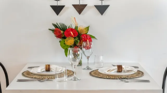 Tropical Honeymoon Suite - BBQ, Hot Tub - Walk 2 Beach - In the Heart Of Kihei